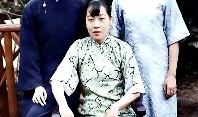 这才是宋氏三姐妹真实的相貌，不是演员扮演的角色！