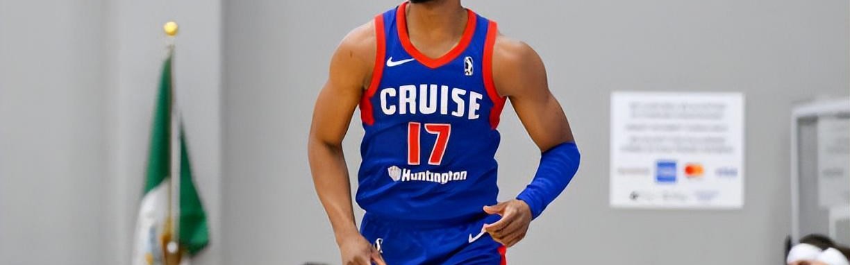 马刺用训练营合同签下前活塞雄鹿侧翼球员，他估计还是很难留队？